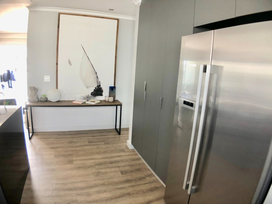 2 Bedroom Property for Sale in Sea Point Western Cape